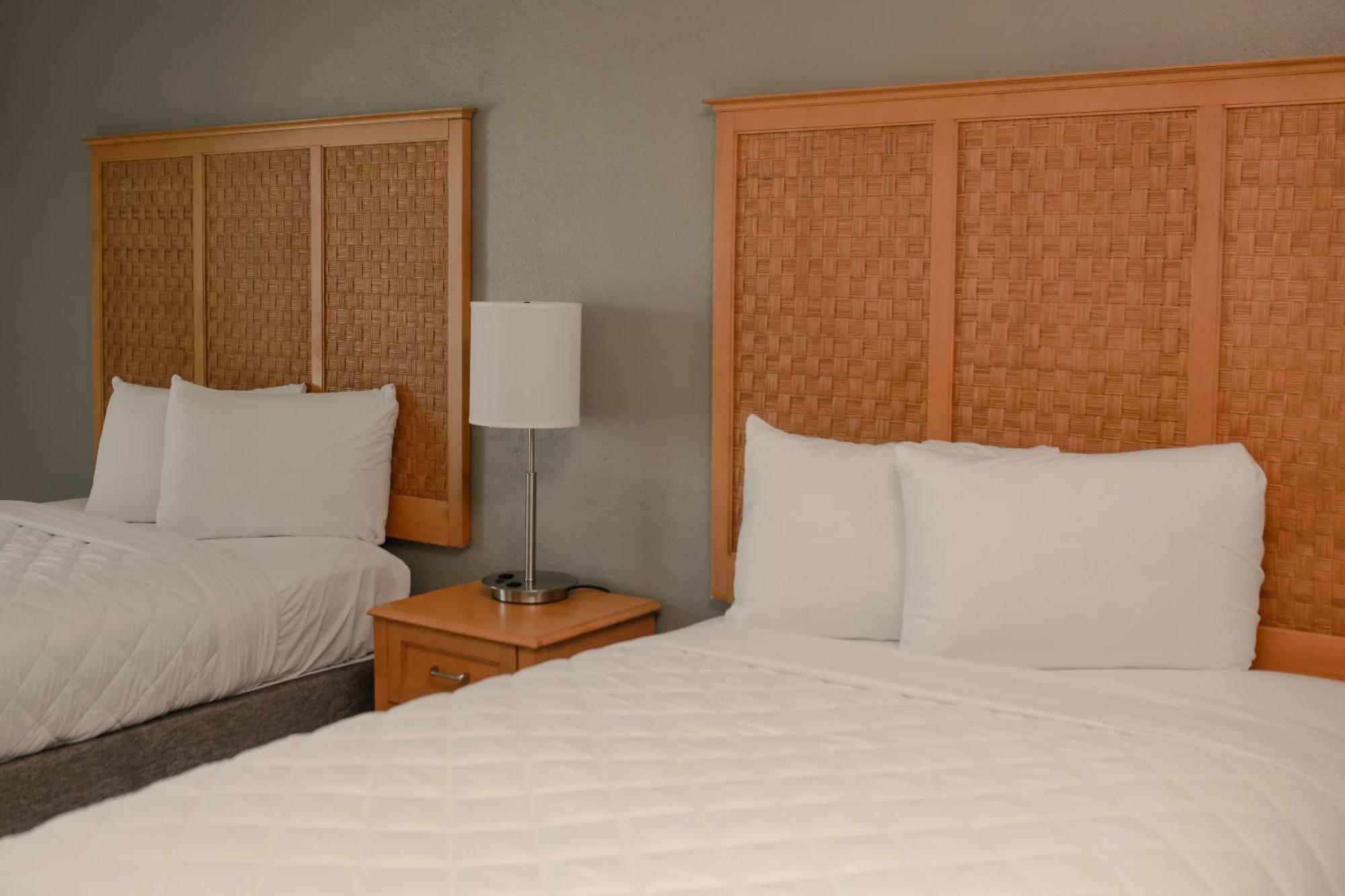 Southern Breeze Ocean Front Hotel Миртл-Бич Экстерьер фото