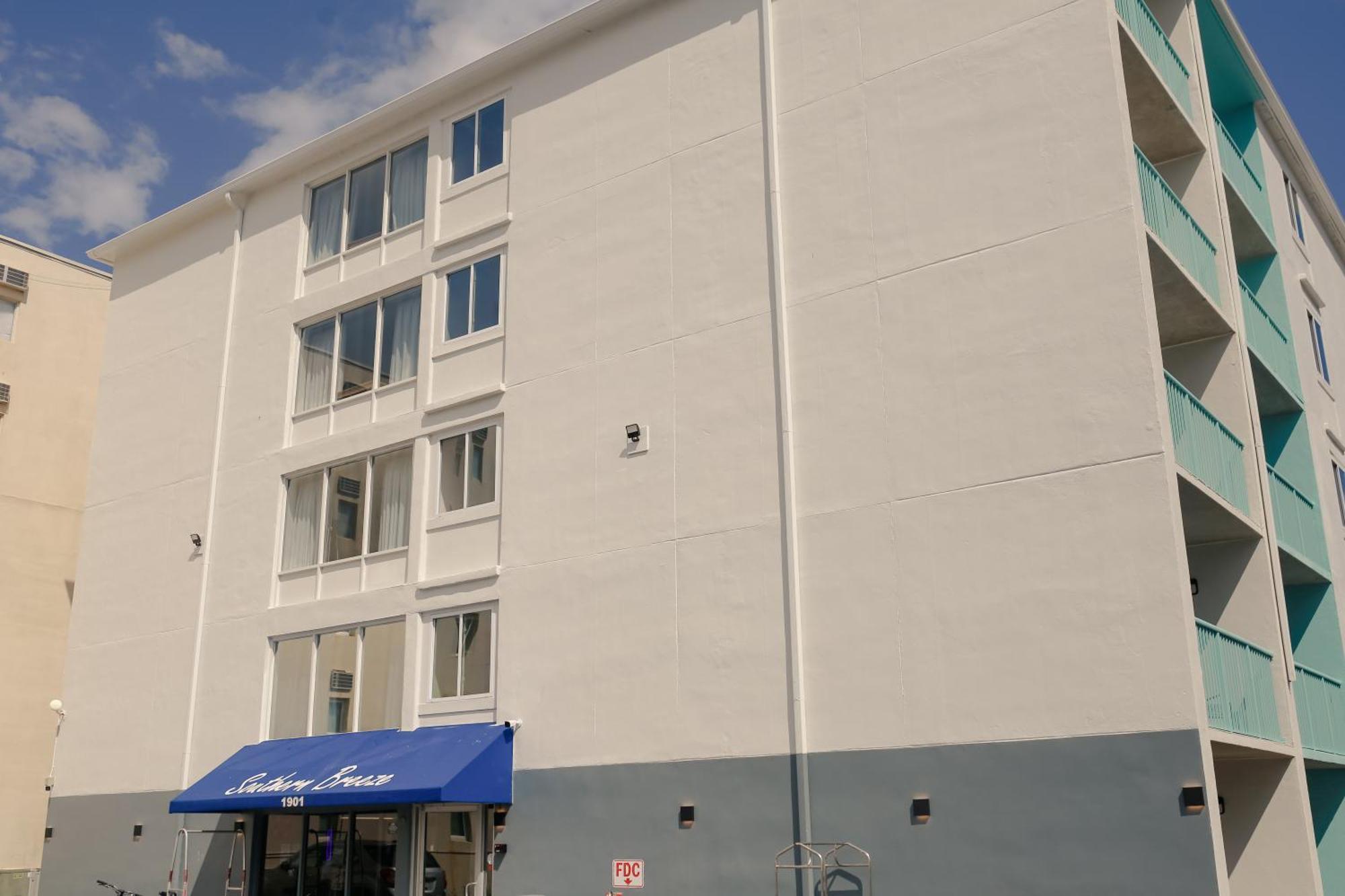 Southern Breeze Ocean Front Hotel Миртл-Бич Экстерьер фото