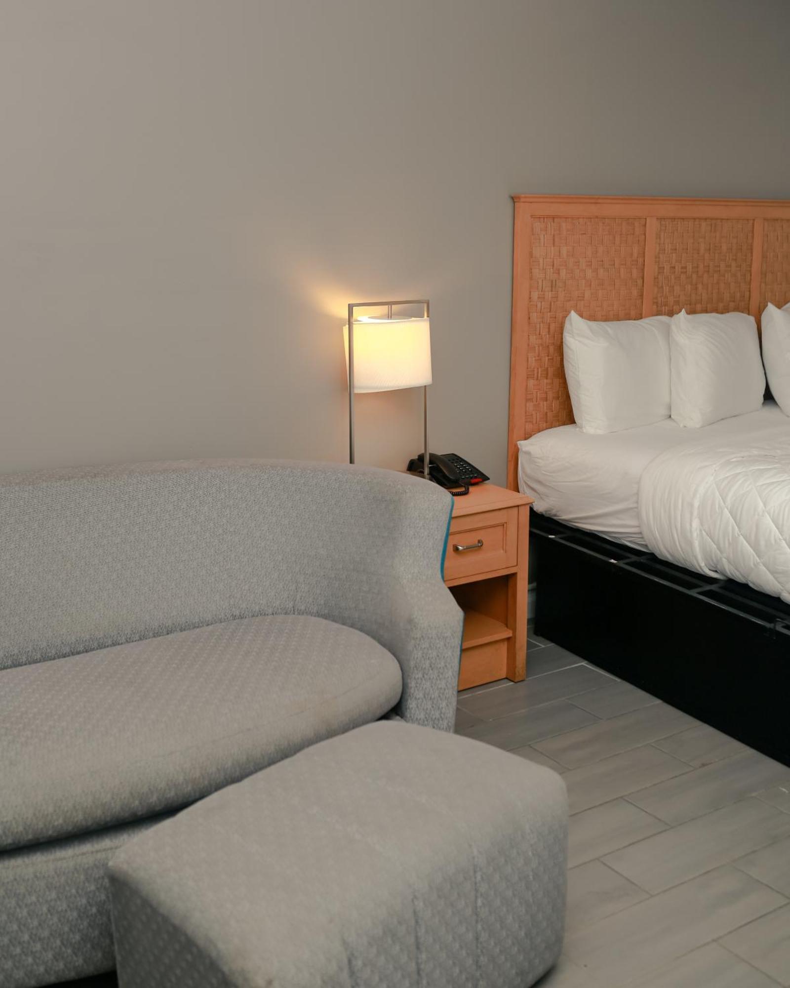 Southern Breeze Ocean Front Hotel Миртл-Бич Экстерьер фото